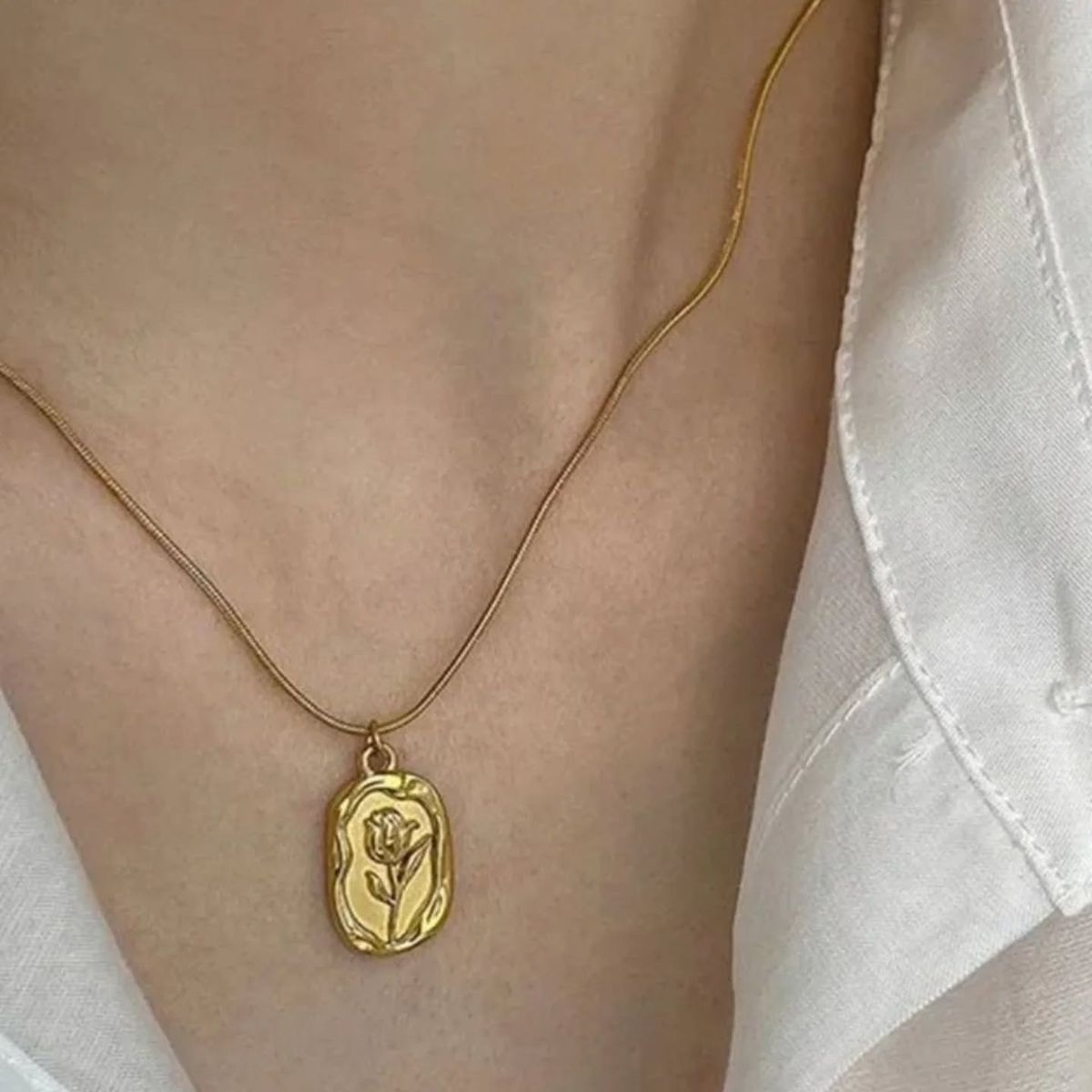 Viral Aesthetic Rose Pendant