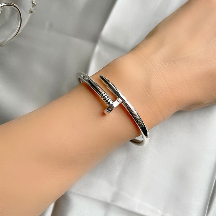 LV Premium Bracelet - Silver