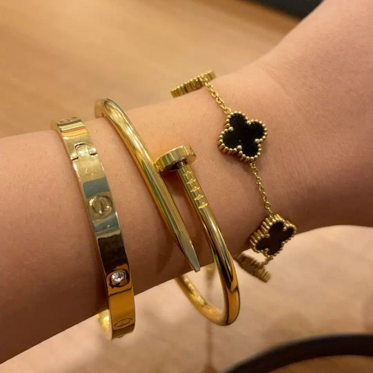 3 Bracelets (Vintage+ Screw Nail + Black Clover)