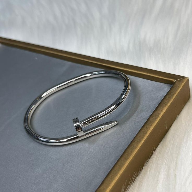 LV Premium Bracelet - Silver